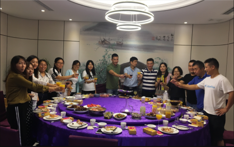 <b>中秋佳节中彩神精英这样过</b>